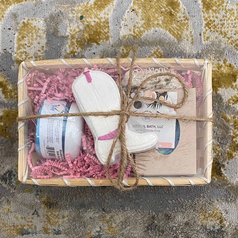 🆕 Orchid & Sea Salt Scrub Beach Vacay Soap & Cowgirl Bath Bomb Boot Gift Set 🏝️
